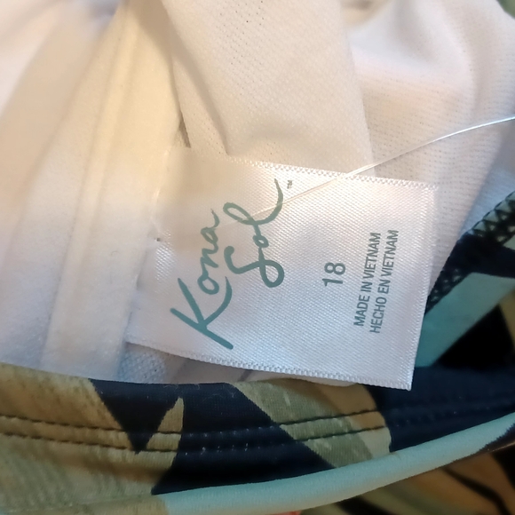 NWT TANIKI SWIMSUIT TOP SZ 18 MULTI TROPICAL COLORS - Picture 9 of 9